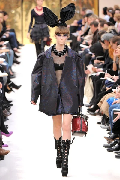Look 48